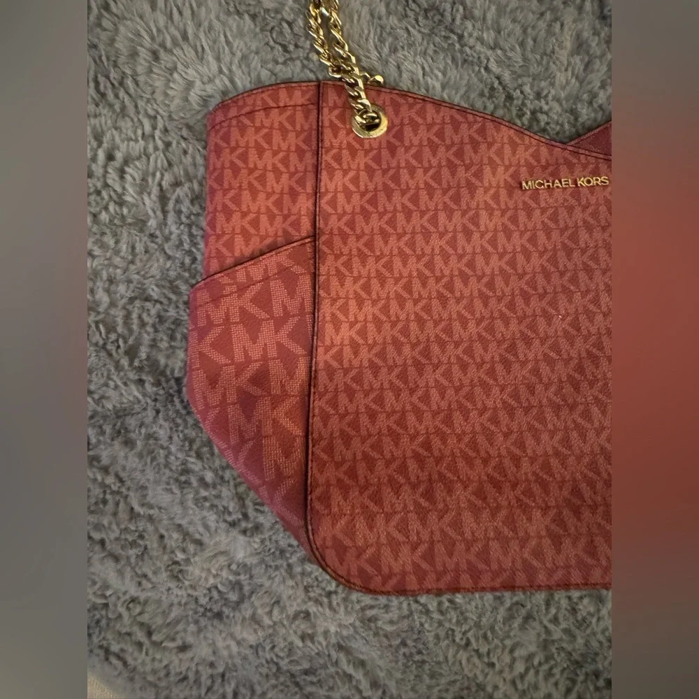 MICHAEL KORS Jet Set Large Red Shoulder Bag - Picture 14 of 14